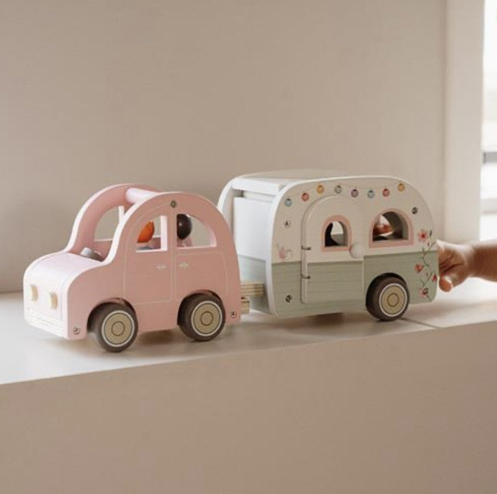 Voiture avec caravane
