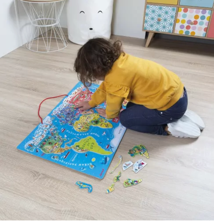 Puzzle Monde Magnétique 92P
